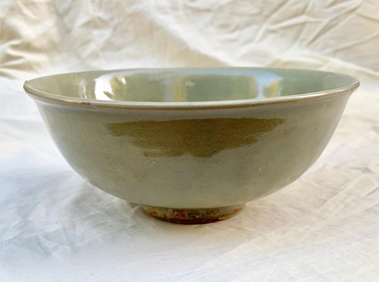 Song/Yuan Dynasty Longquan Celadon Bowl