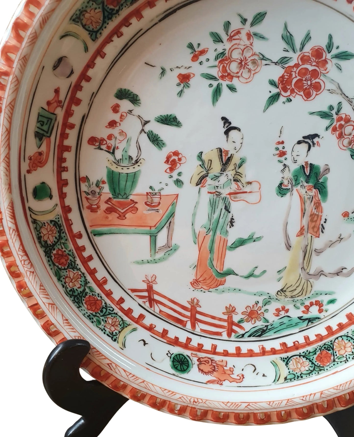 Exquisite Pair of Chinese Kangxi Famille Verte Pie Crust Plates (1661–1722)