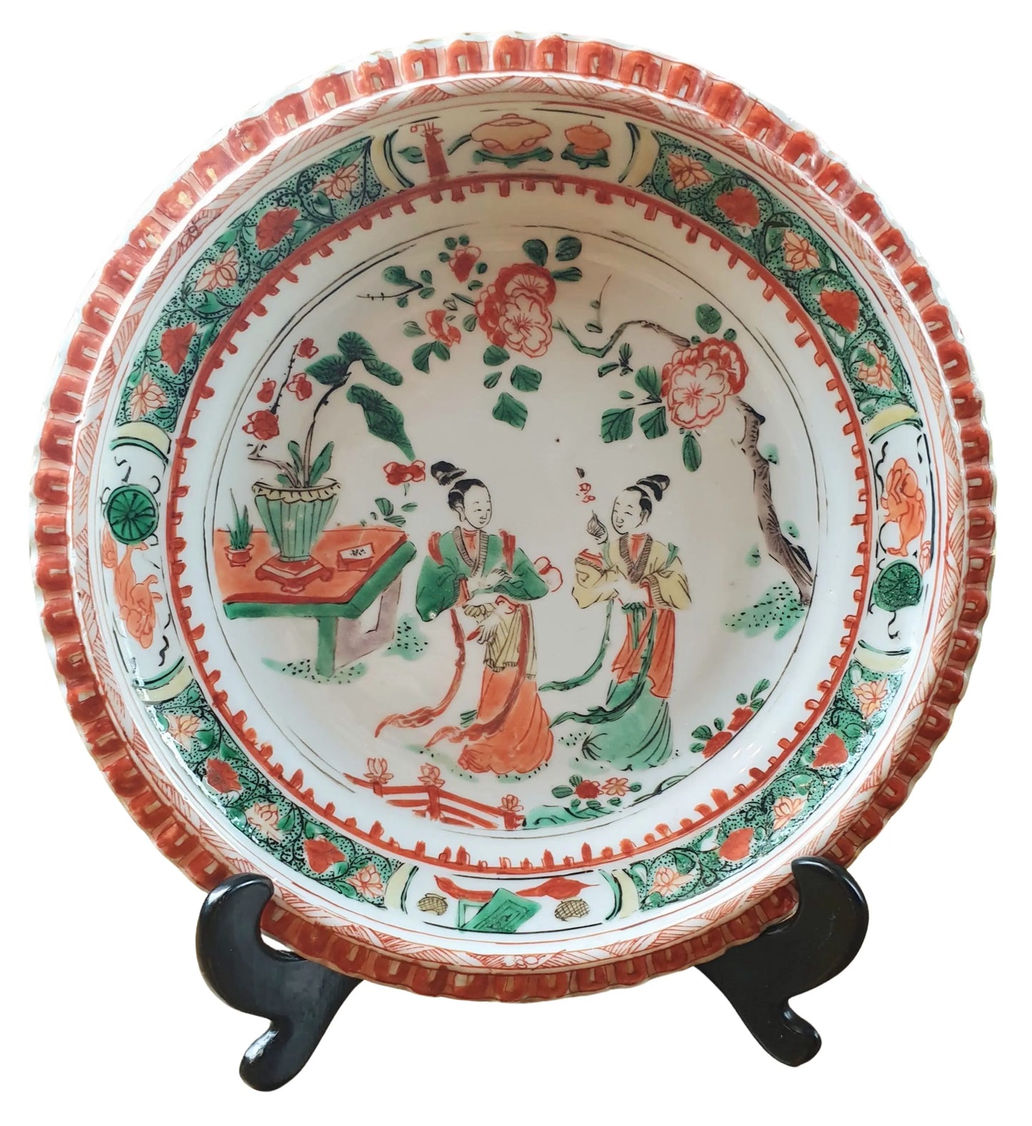 Exquisite Pair of Chinese Kangxi Famille Verte Pie Crust Plates (1661–1722)