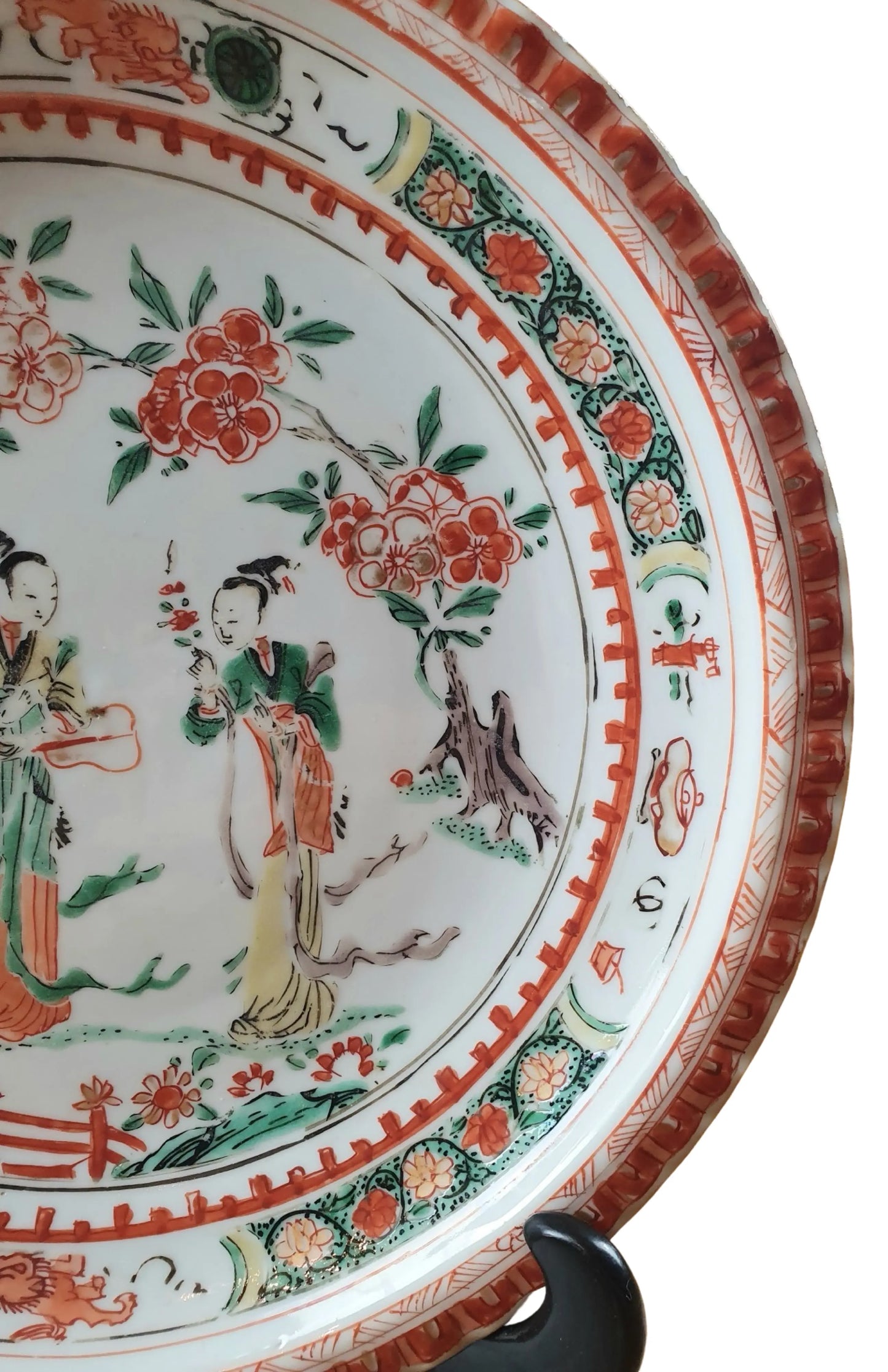 Exquisite Pair of Chinese Kangxi Famille Verte Pie Crust Plates (1661–1722)