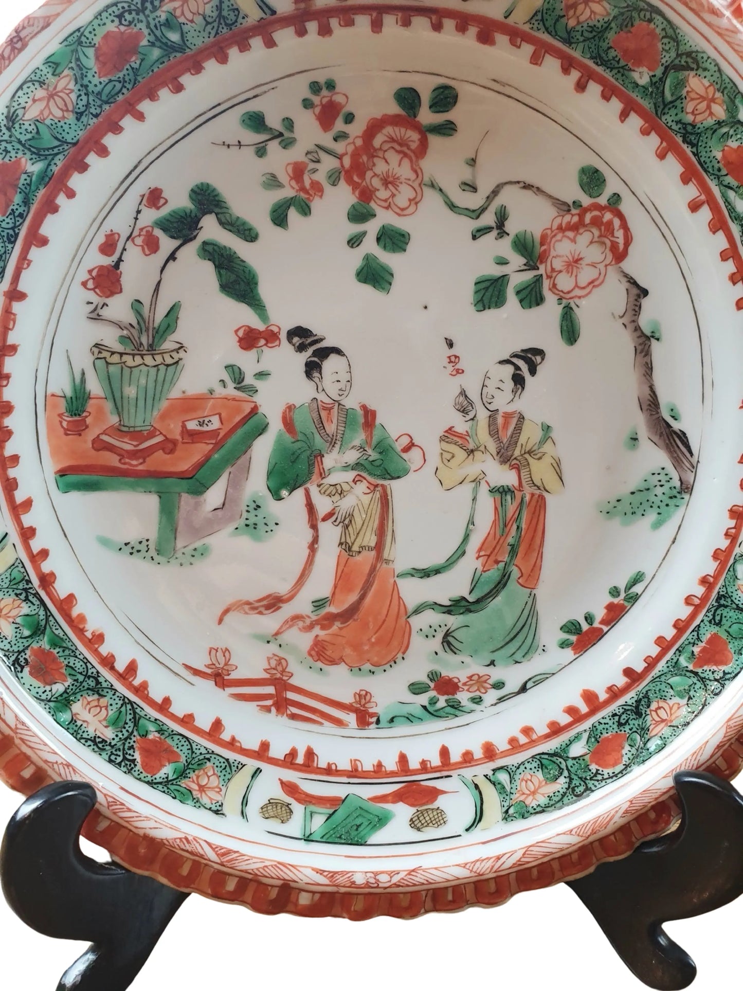 Exquisite Pair of Chinese Kangxi Famille Verte Pie Crust Plates (1661–1722)
