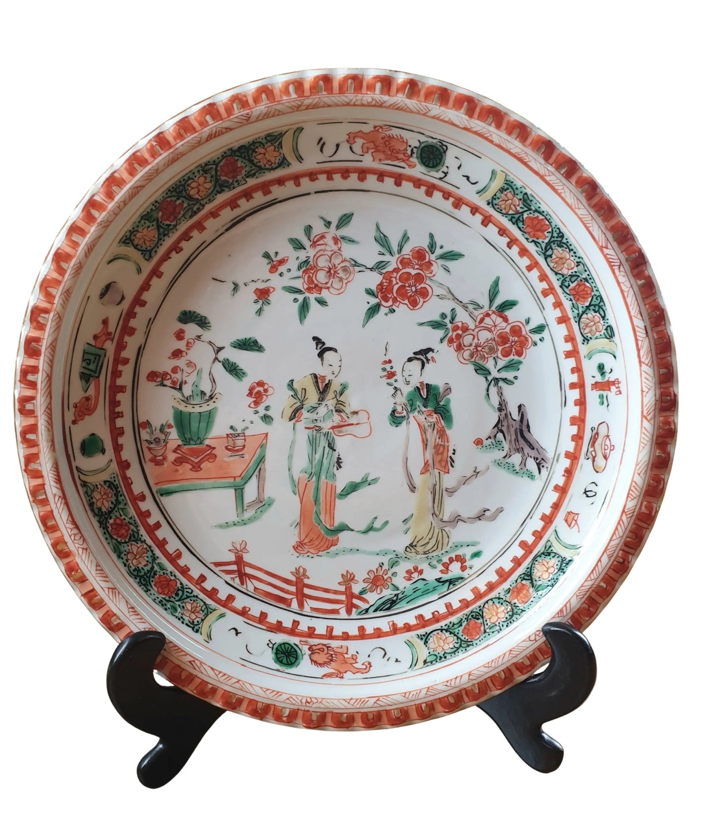 Exquisite Pair of Chinese Kangxi Famille Verte Pie Crust Plates (1661–1722)