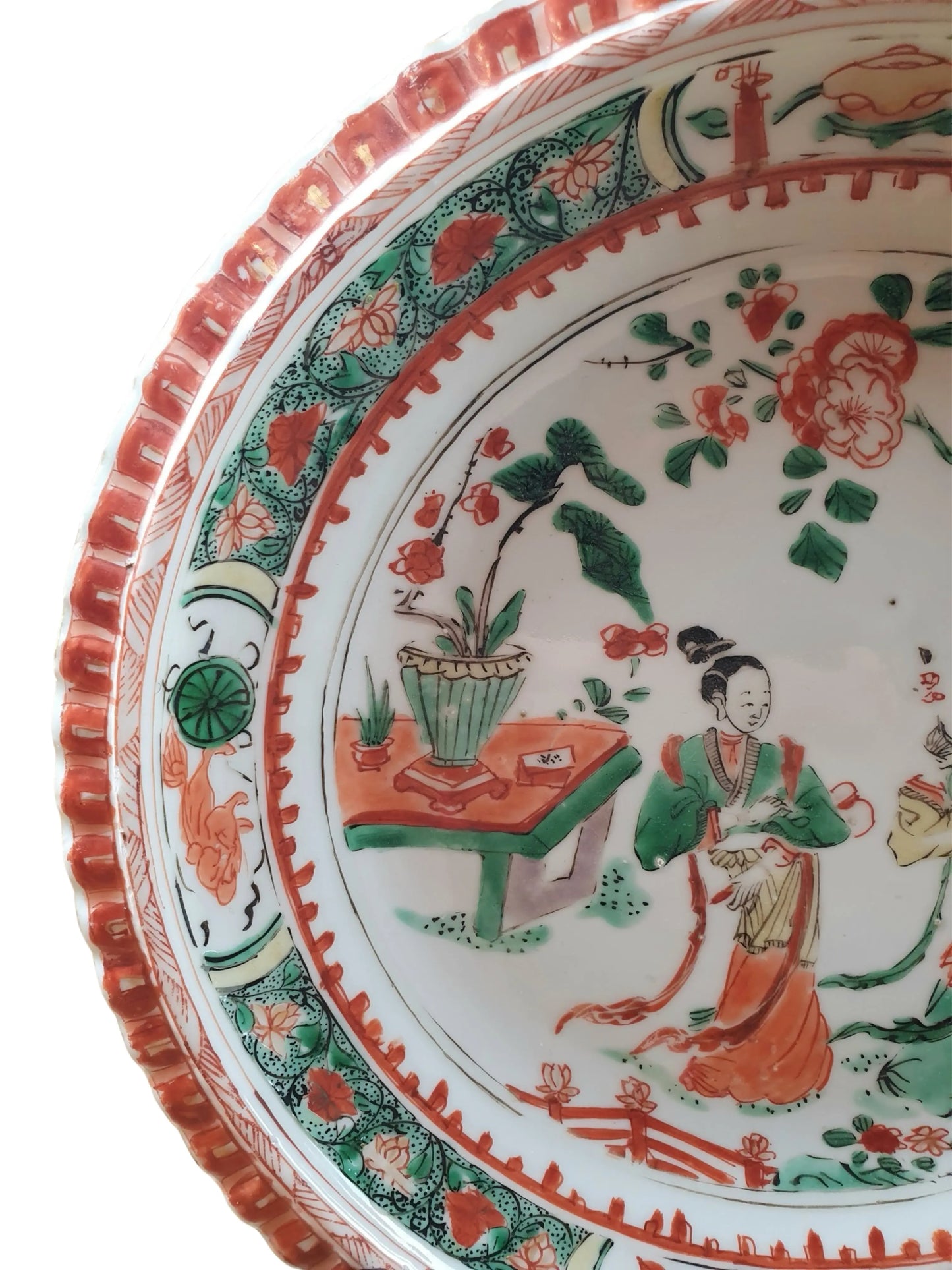 Exquisite Pair of Chinese Kangxi Famille Verte Pie Crust Plates (1661–1722)